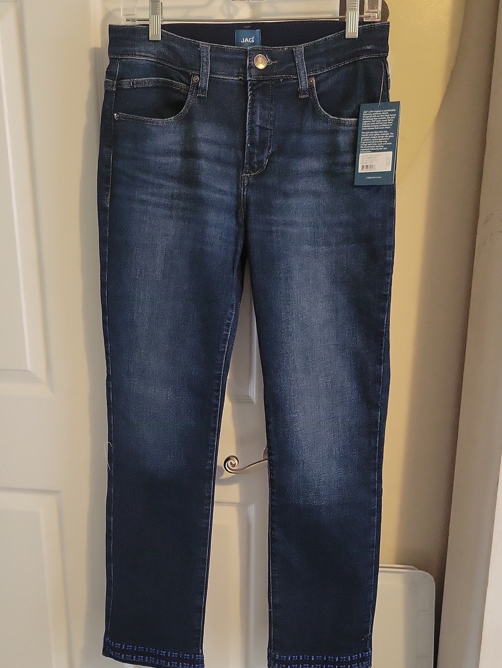 Jag Jeans Sz10 Dark Navy Straight Leg Stretch Denim Embroidered Hem Back pocket